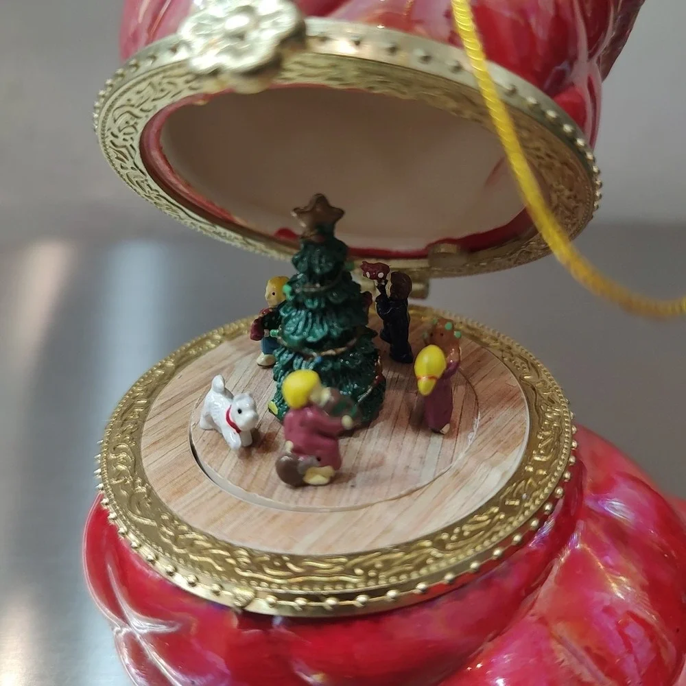 Mr. Christmas‎ Boot Musical Hanging Wind-Up Ornament Plays Music Red Kids Tree